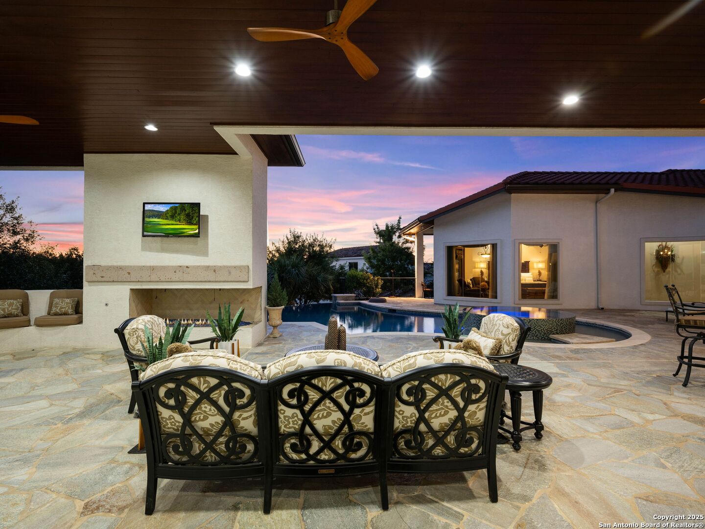 131 Champions Bend San Antonio TX 78258