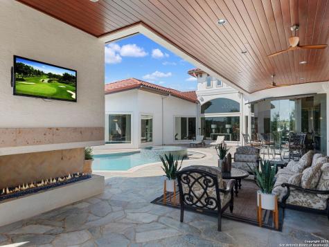 131 Champions Bend San Antonio TX 78258