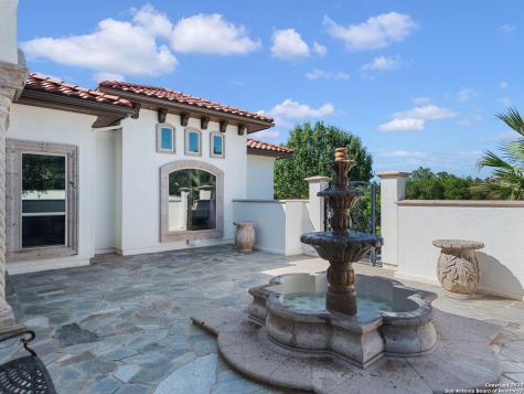 131 Champions Bend San Antonio TX 78258
