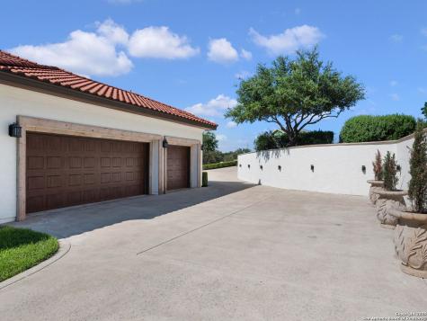 131 Champions Bend San Antonio TX 78258