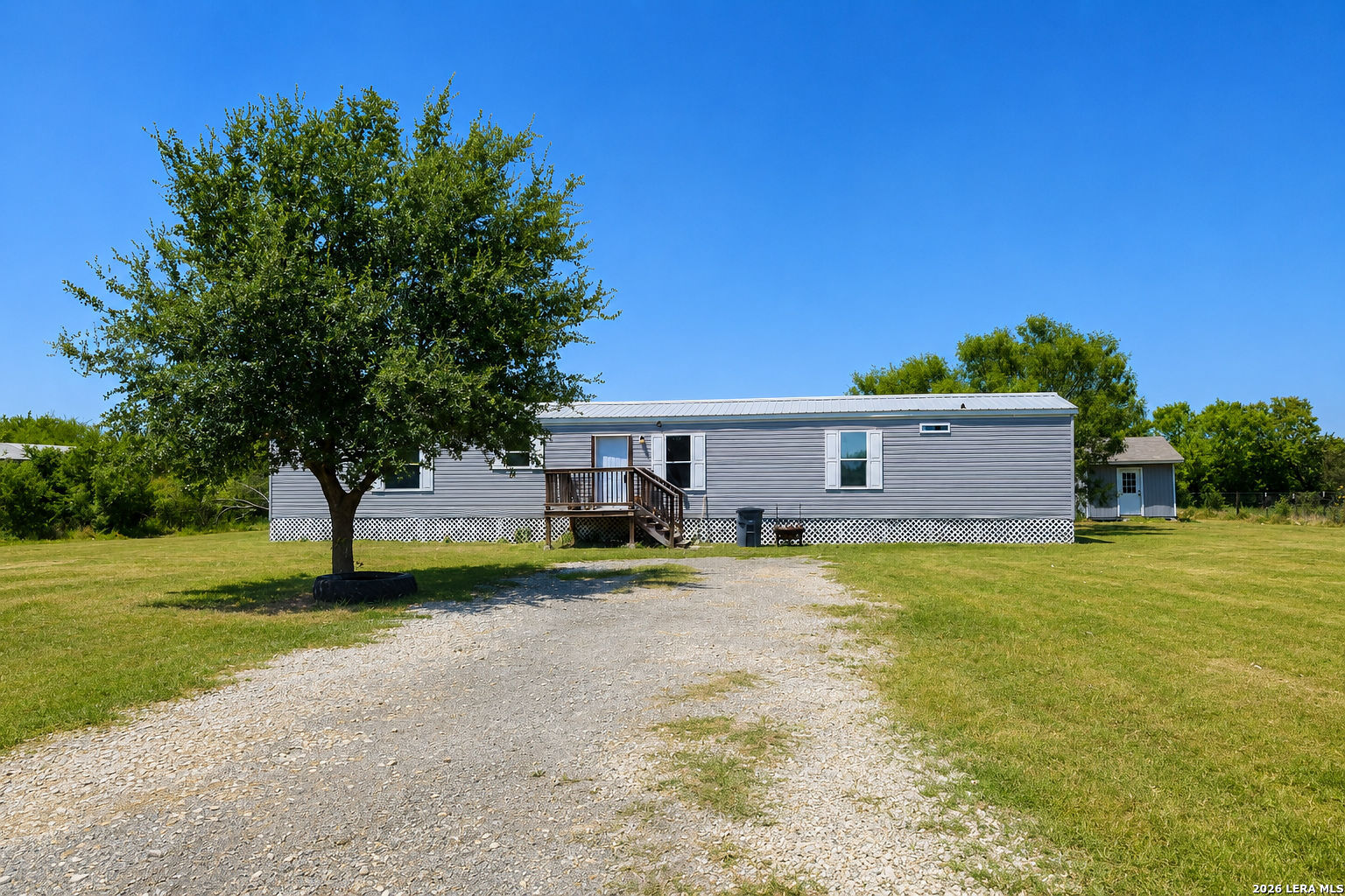 1685 County Road 5715 Natalia TX 78059