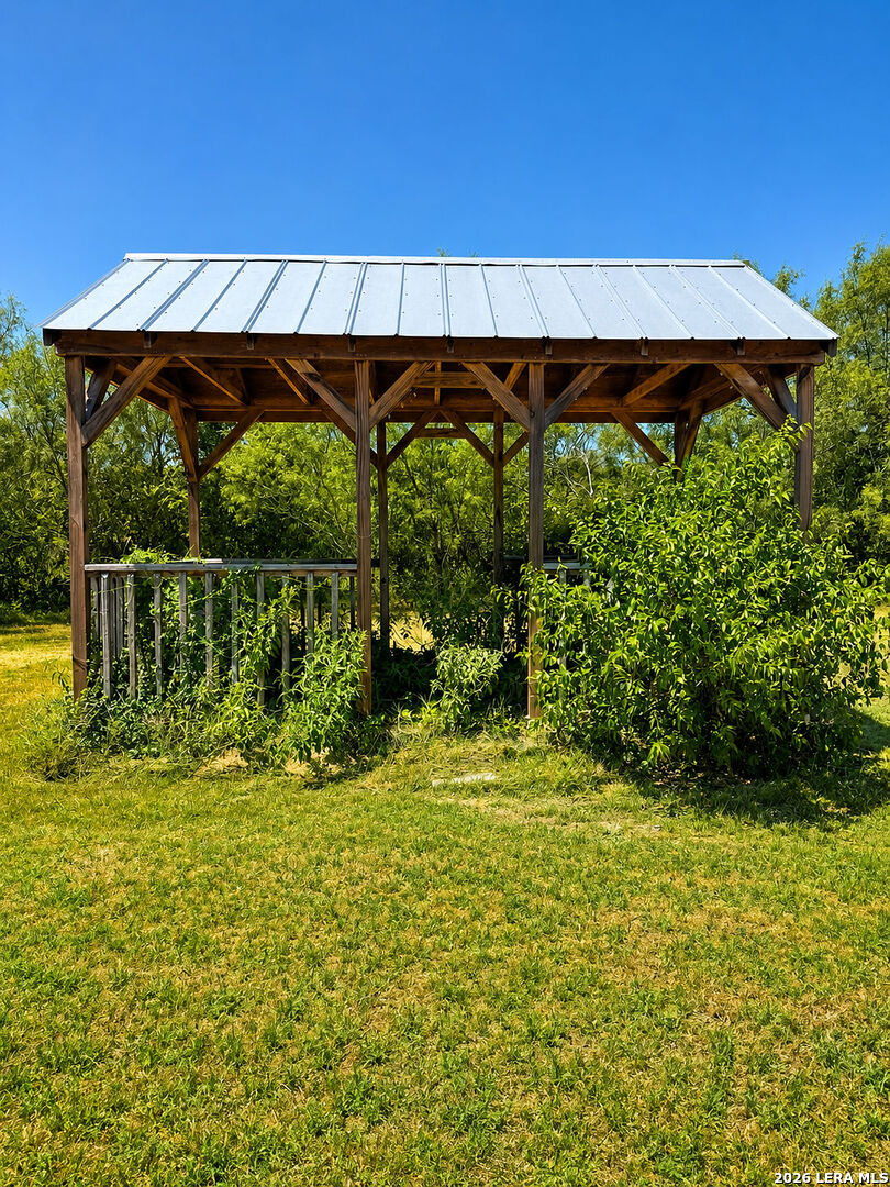1685 County Road 5715 Natalia TX 78059
