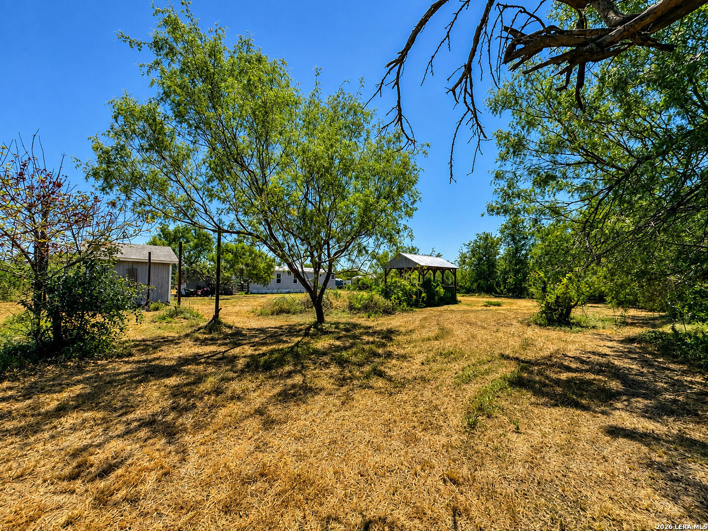 1685 County Road 5715 Natalia TX 78059