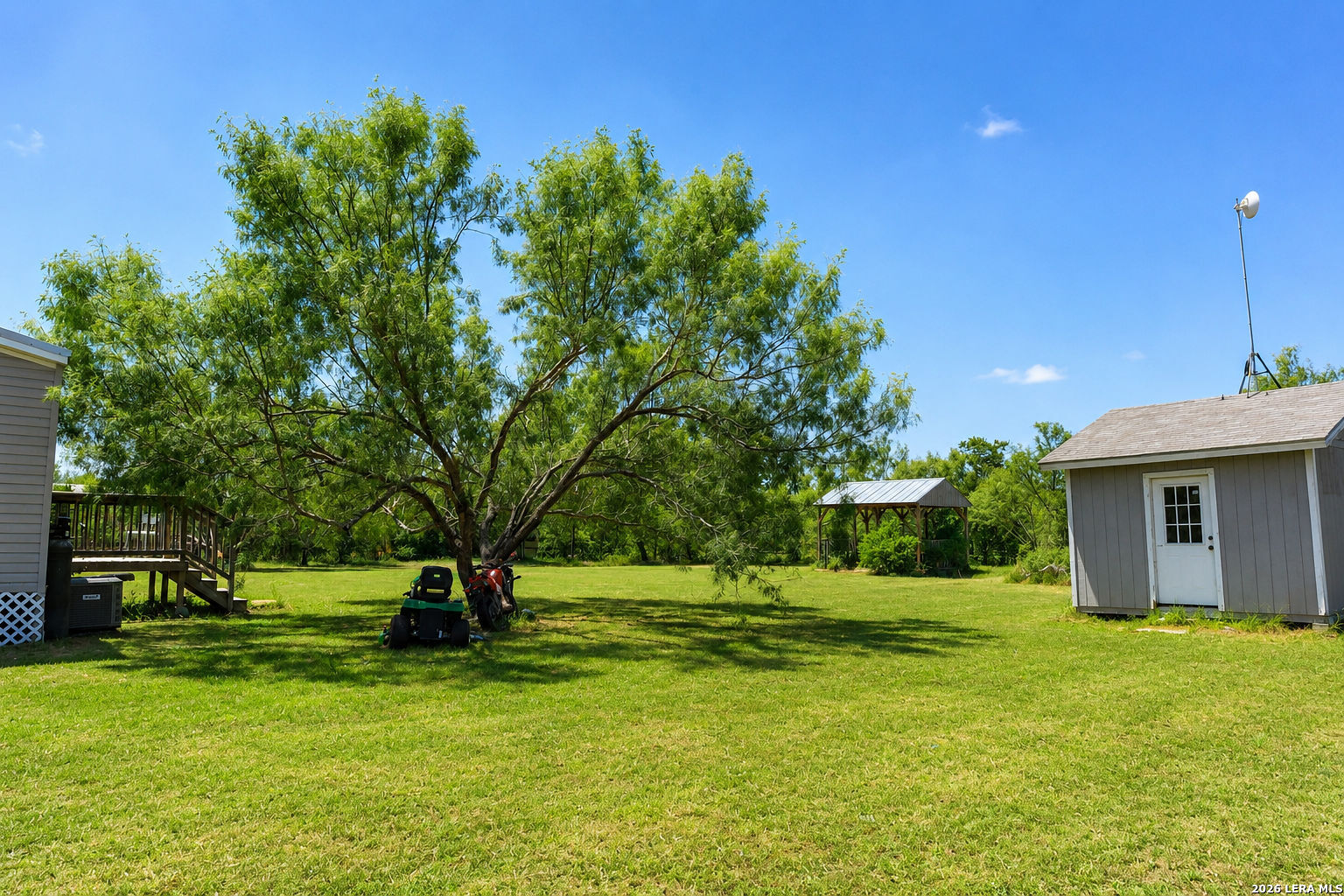 1685 County Road 5715 Natalia TX 78059