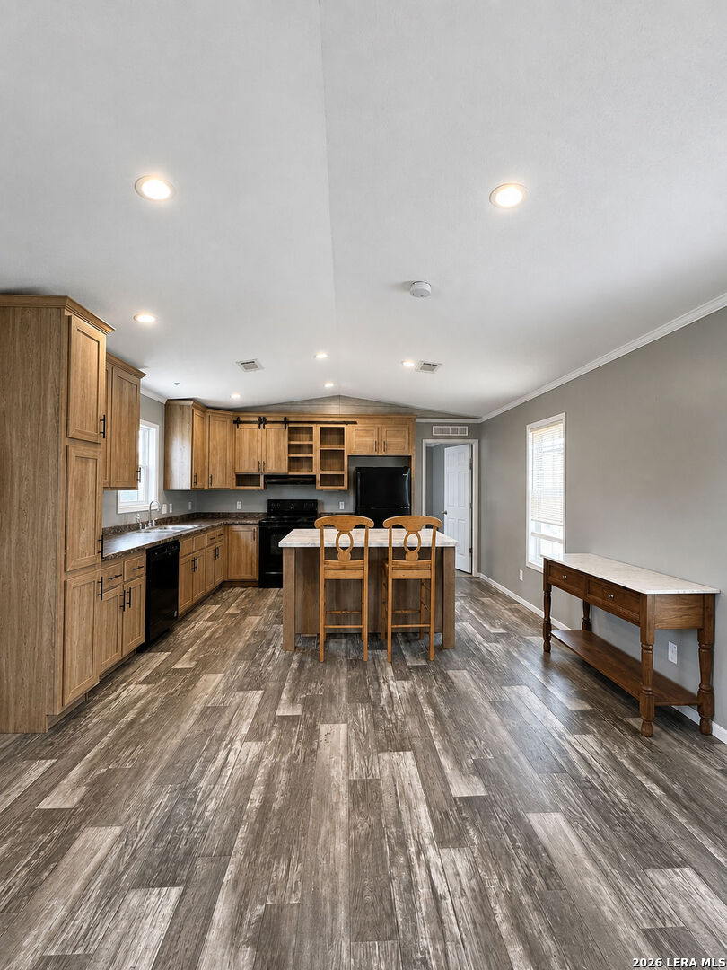 1685 County Road 5715 Natalia TX 78059