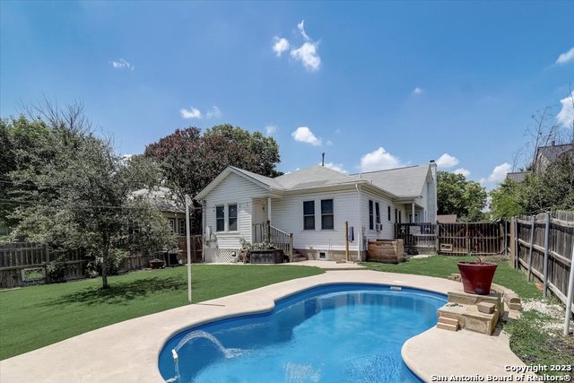 2050 W Mistletoe Avenue San Antonio TX 78201