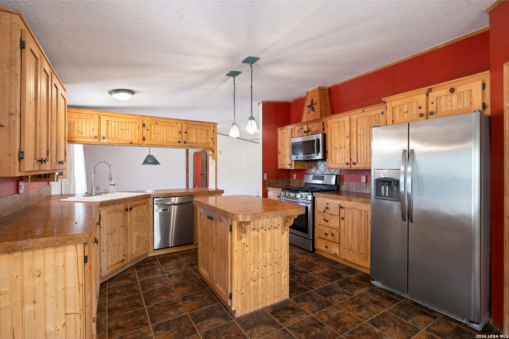 994 Quail Run Lytle TX 78052