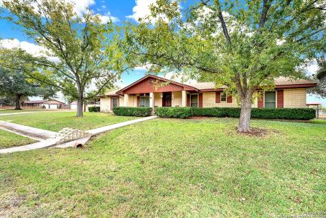 222 Indian Pink Drive Floresville TX 78114