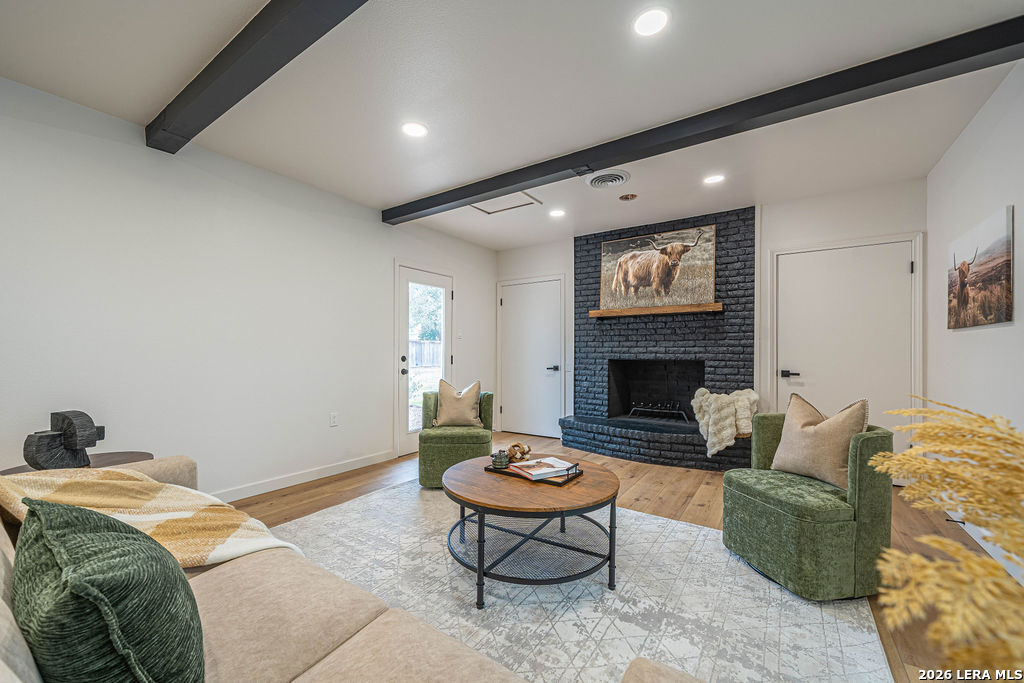 355 Donella Hollywood Park TX 78232