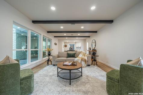 355 Donella Hollywood Park TX 78232