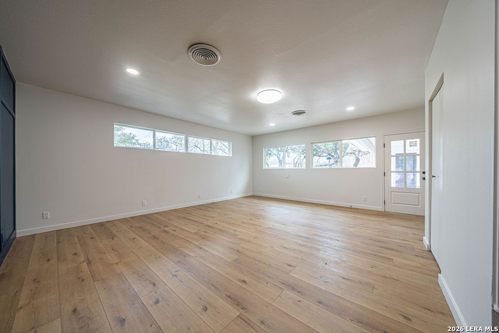 355 Donella Hollywood Park TX 78232