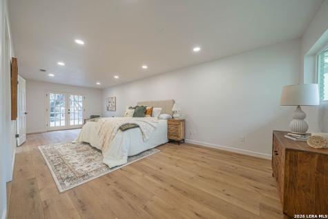 355 Donella Hollywood Park TX 78232