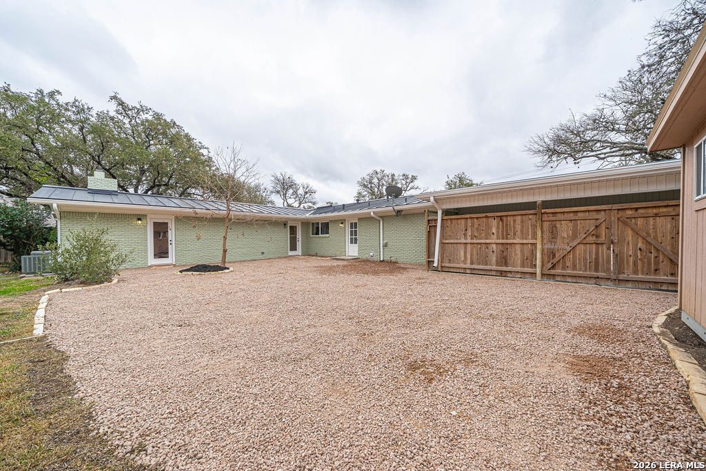 355 Donella Hollywood Park TX 78232