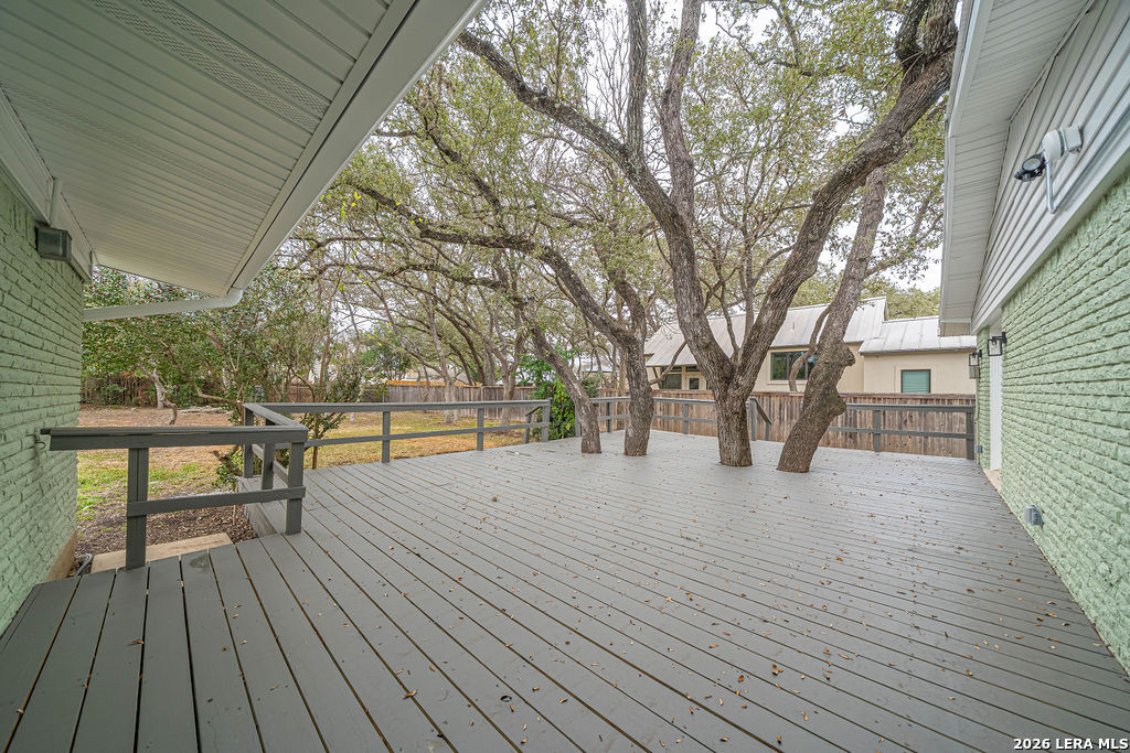 355 Donella Hollywood Park TX 78232