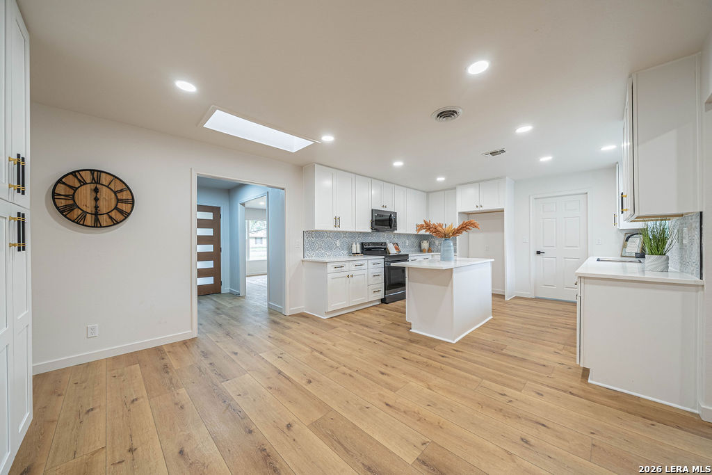 355 Donella Hollywood Park TX 78232