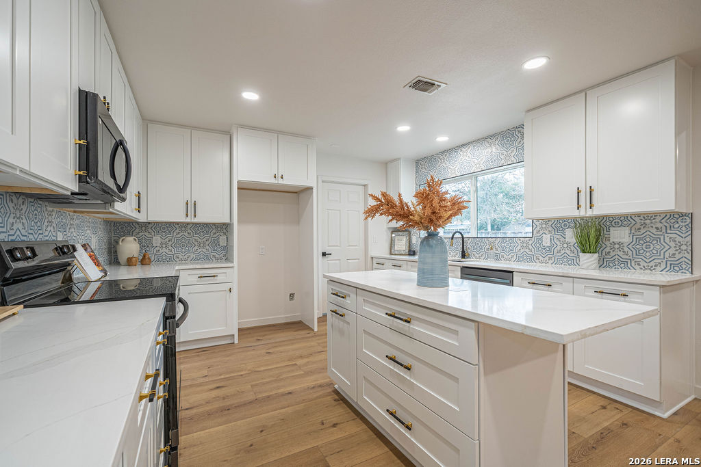 355 Donella Hollywood Park TX 78232