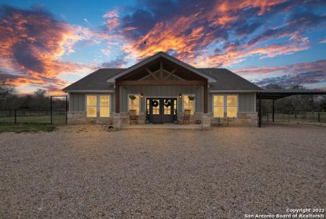 2066 Oak Grove Road Luling TX 78648