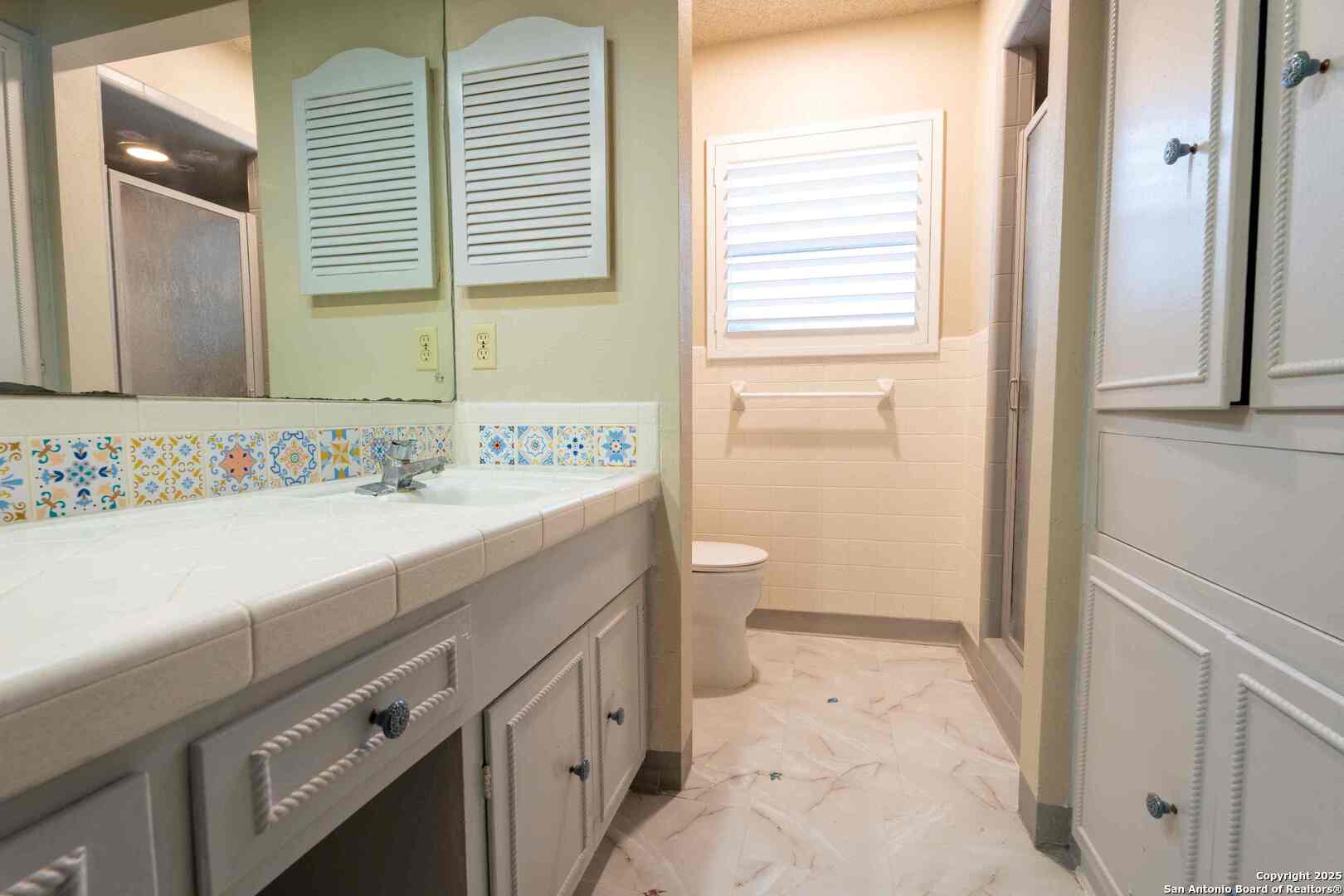123 Granada Universal City TX 78148