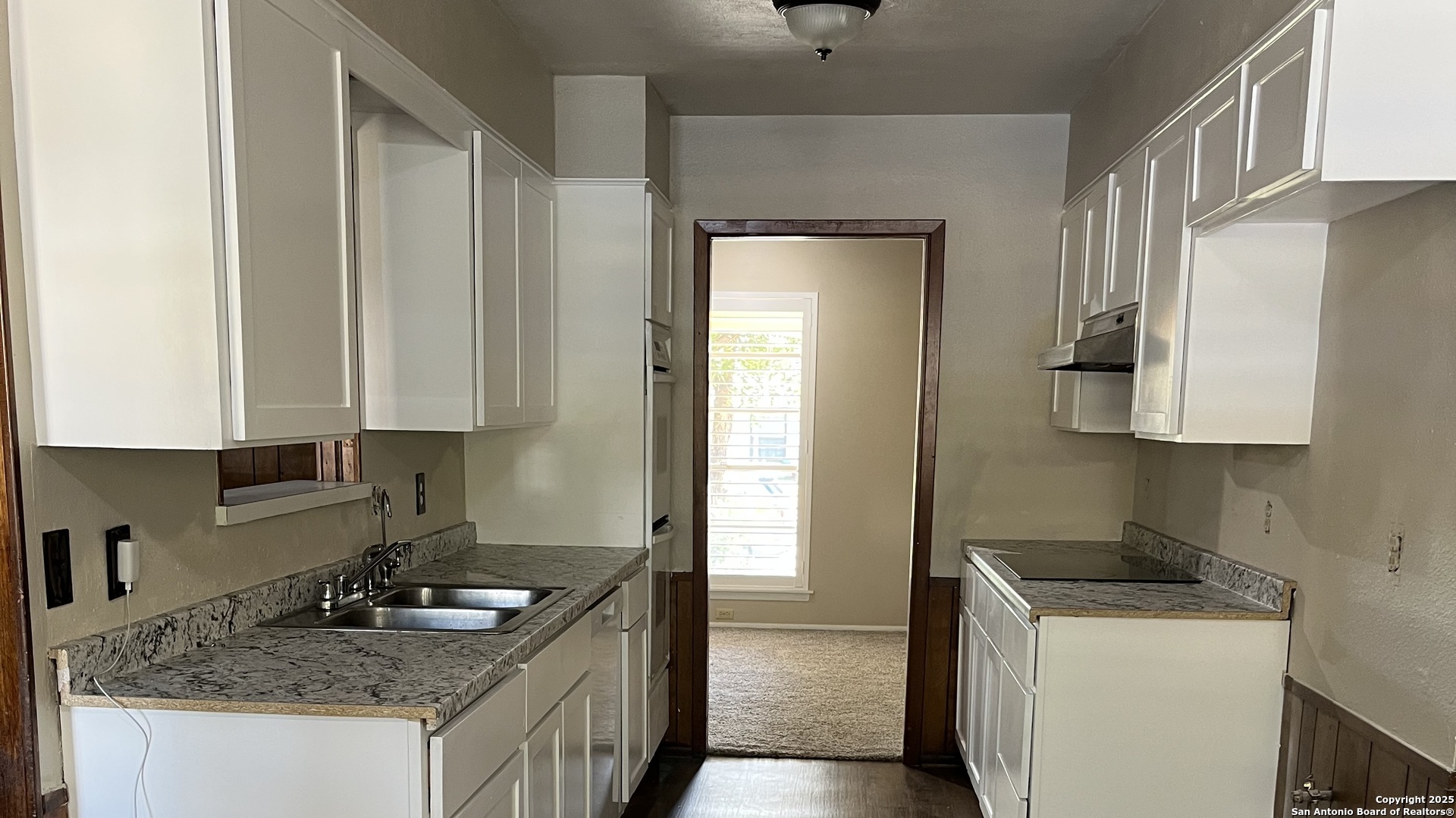 123 Granada Universal City TX 78148