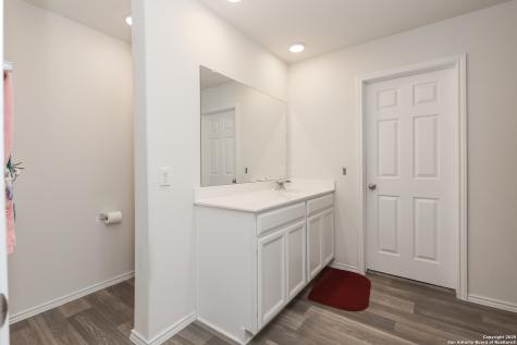 5922 Rolling Glen San Antonio TX 78218