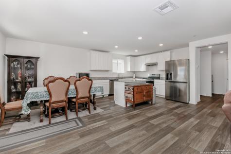 5922 Rolling Glen San Antonio TX 78218