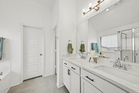 4964 Park Manor Marion TX 78124
