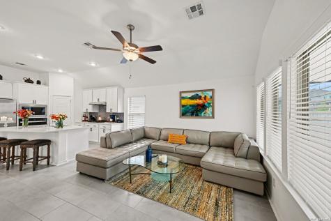 4964 Park Manor Marion TX 78124