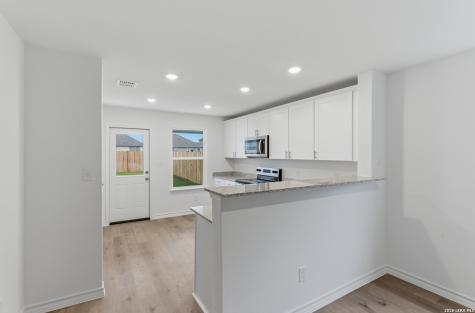 942 Bluegrass Point New Braunfels TX 78130