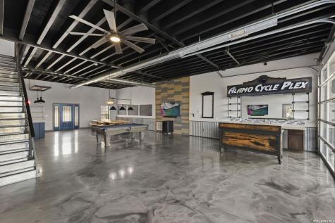 1016 Blue Bill Cove Lakehills TX 78063