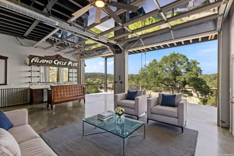 1016 Blue Bill Cove Lakehills TX 78063