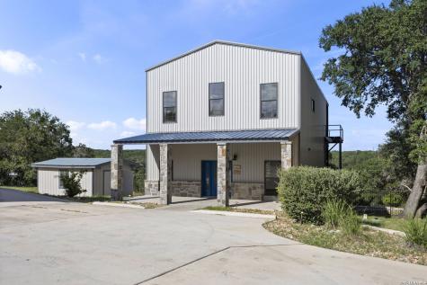 1016 Blue Bill Cove Lakehills TX 78063