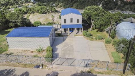 1016 Blue Bill Cove Lakehills TX 78063
