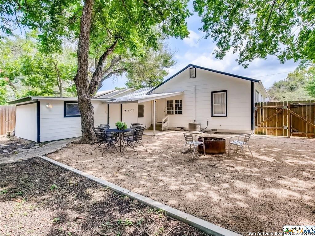 660 S Guenther Avenue New Braunfels TX 78130