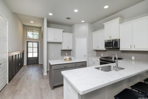 14703 Running Wolf San Antonio TX 78245