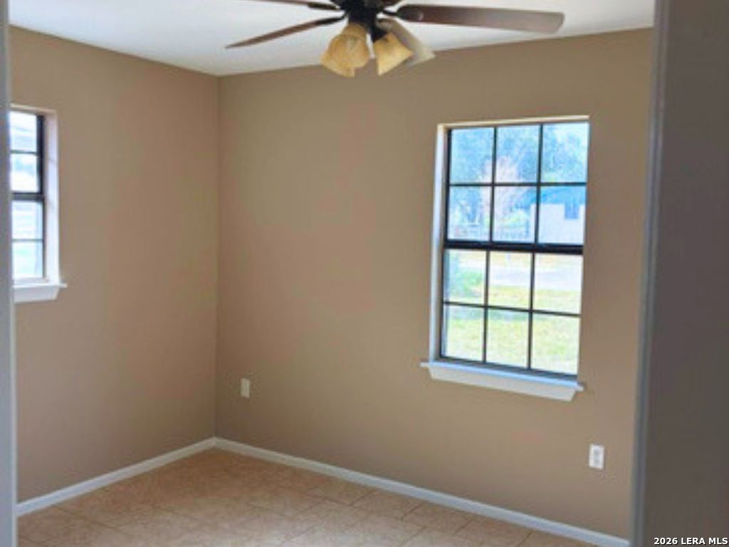 1014 E San Antonio Pearsall TX 78061