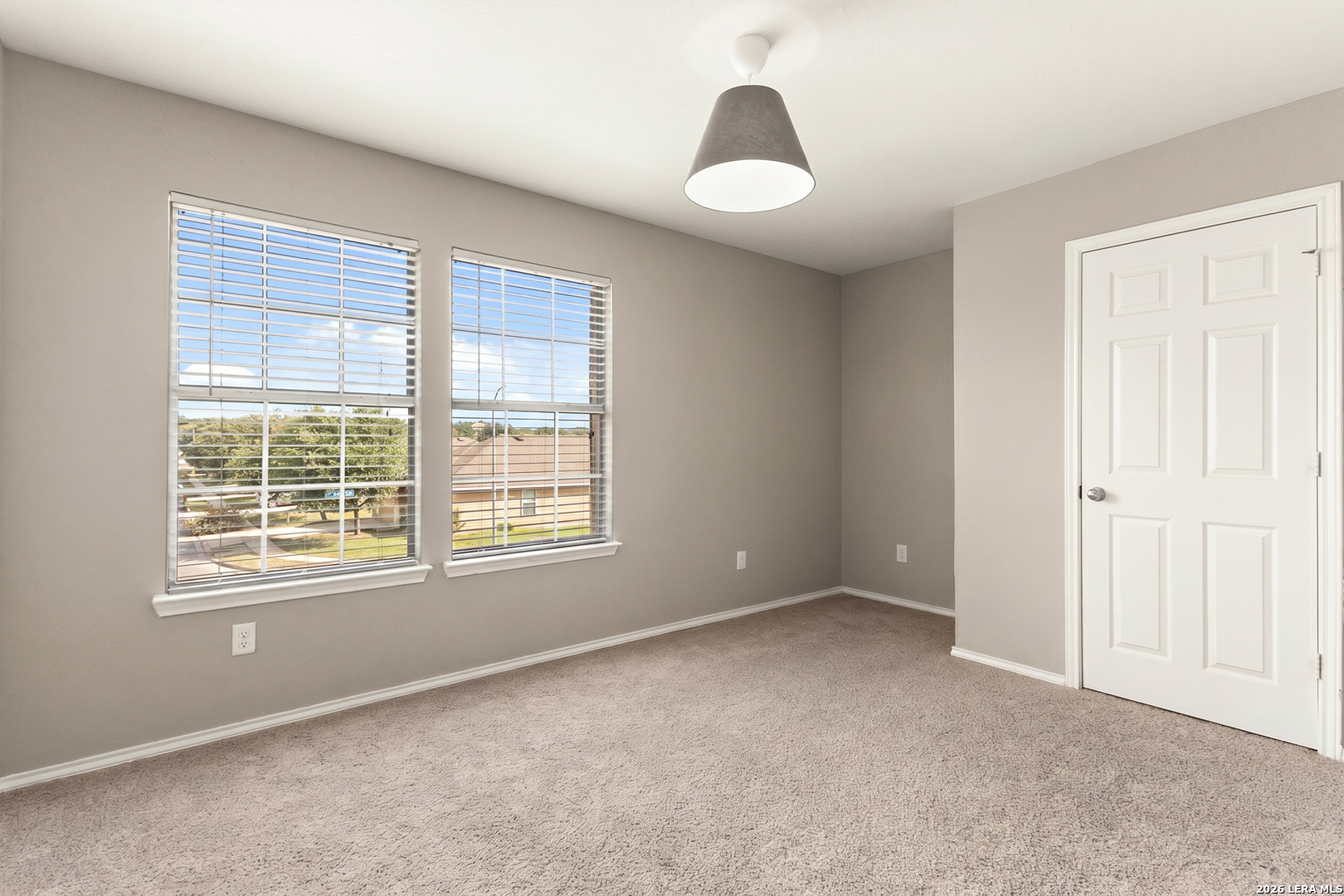 7402 Derby Vista Selma TX 78154