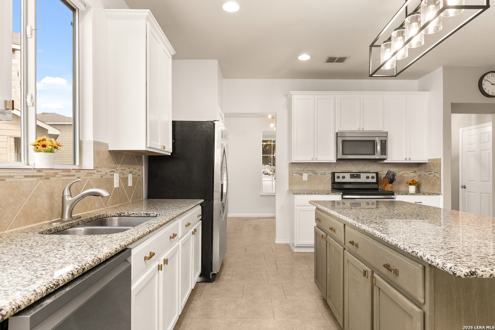7402 Derby Vista Selma TX 78154