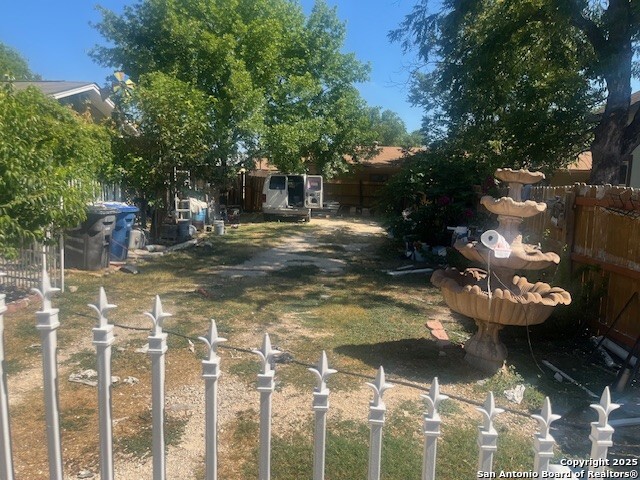 1401 N Trinity San Antonio TX 78207