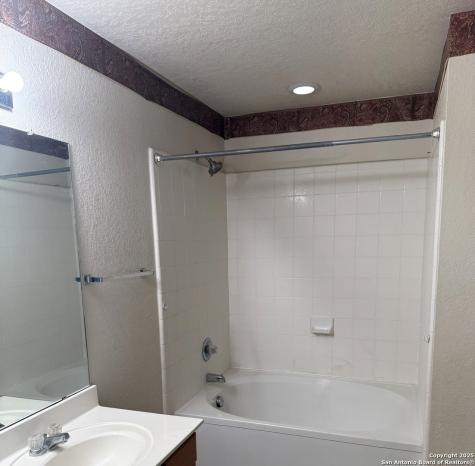 1230 Range Field San Antonio TX 78245