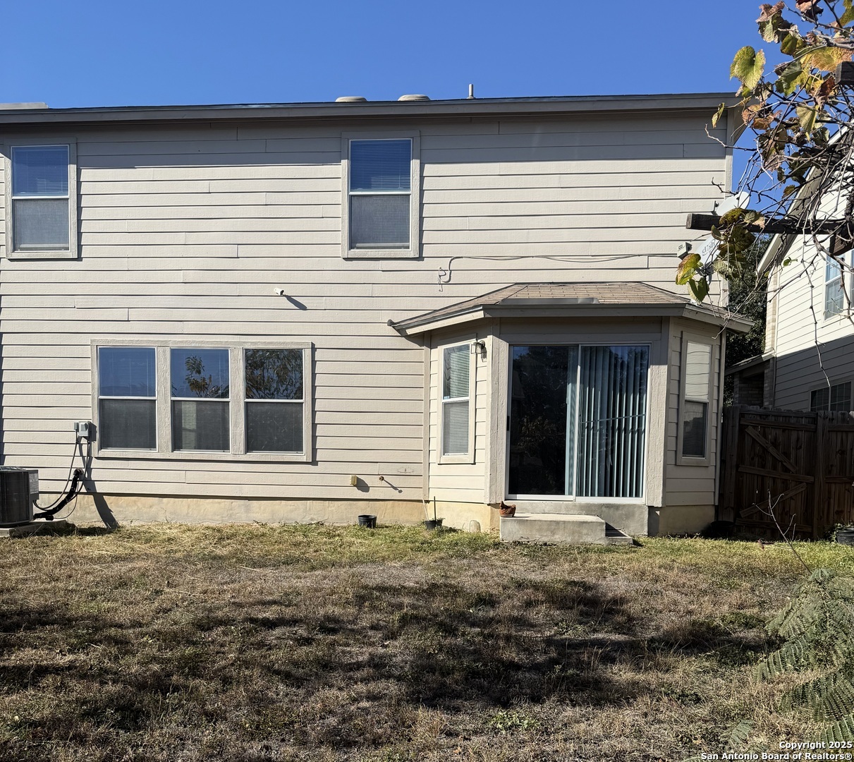 1230 Range Field San Antonio TX 78245