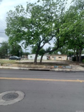 1537 Saltillo San Antonio TX 78207