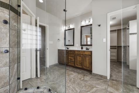 15042 Stonetower San Antonio TX 78248