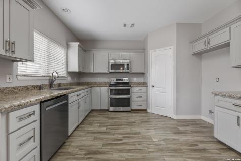 15042 Stonetower San Antonio TX 78248
