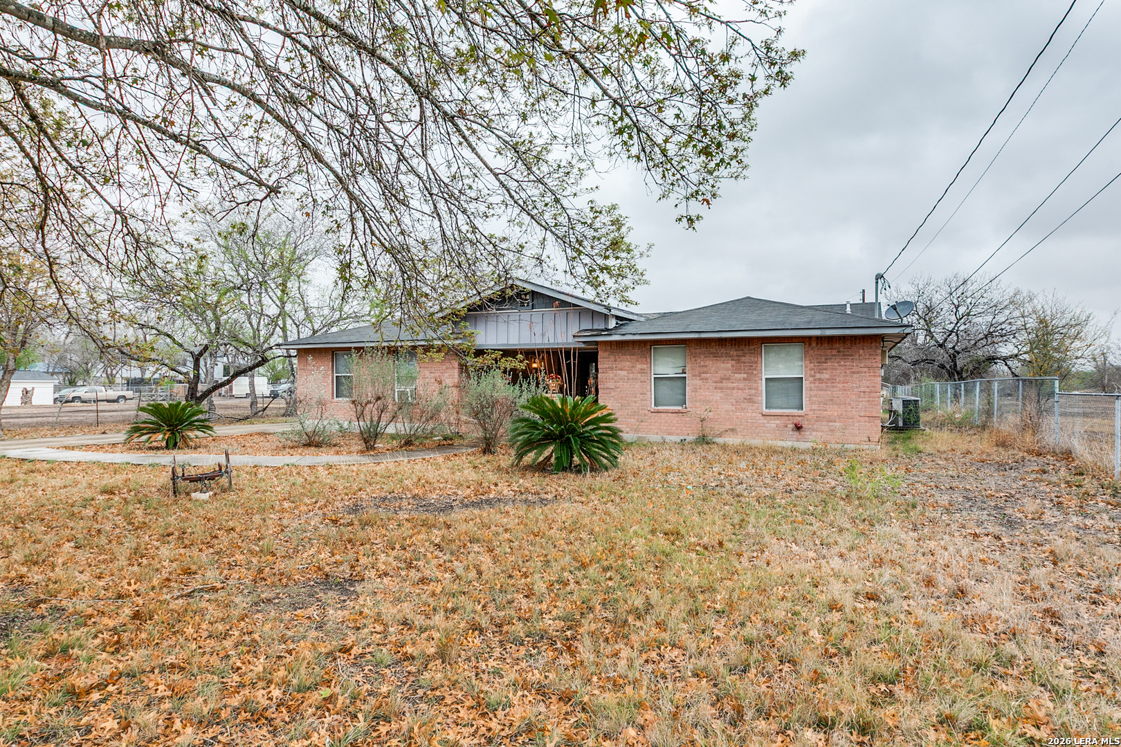 1551 W Villaret San Antonio TX 78224