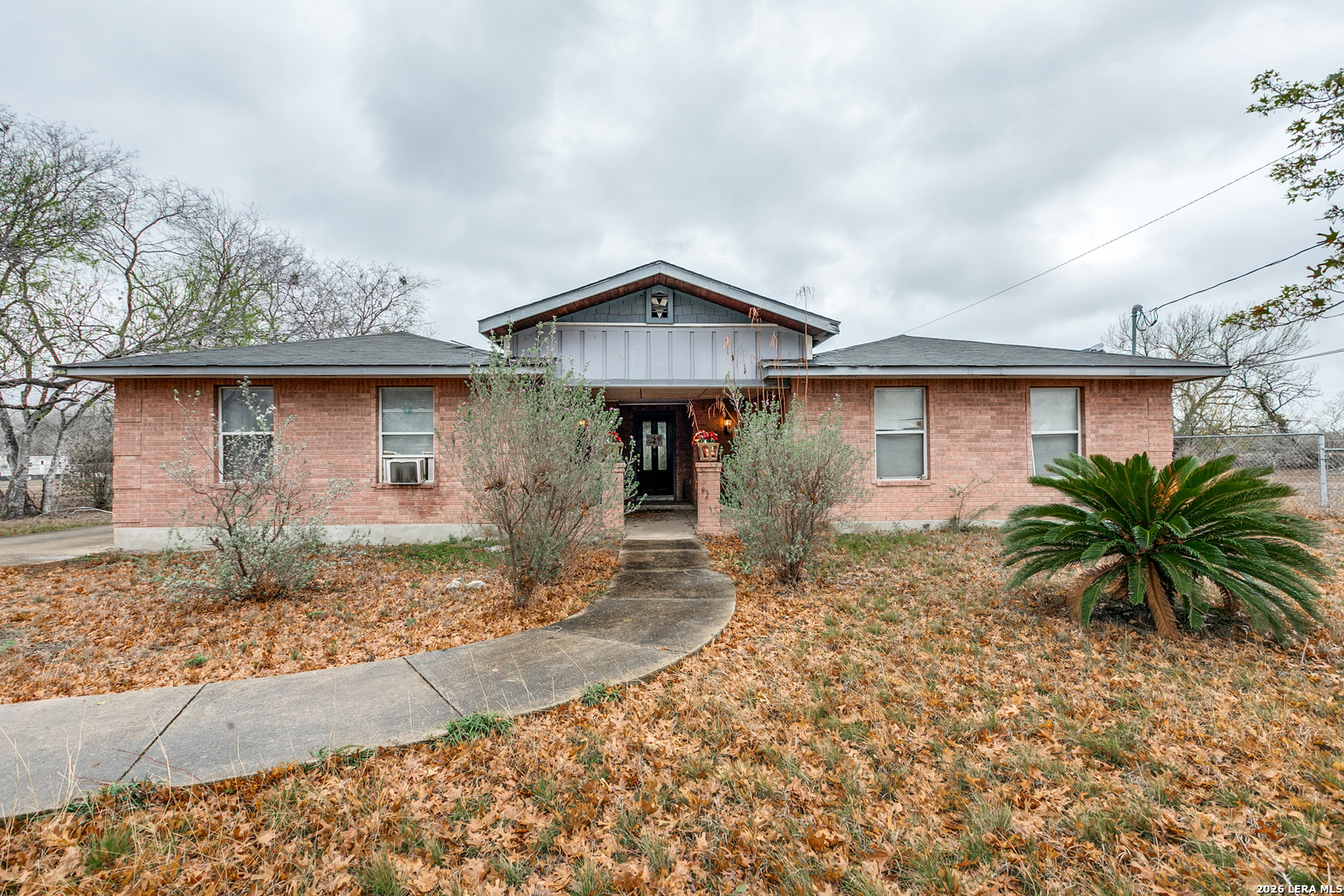 1551 W Villaret San Antonio TX 78224