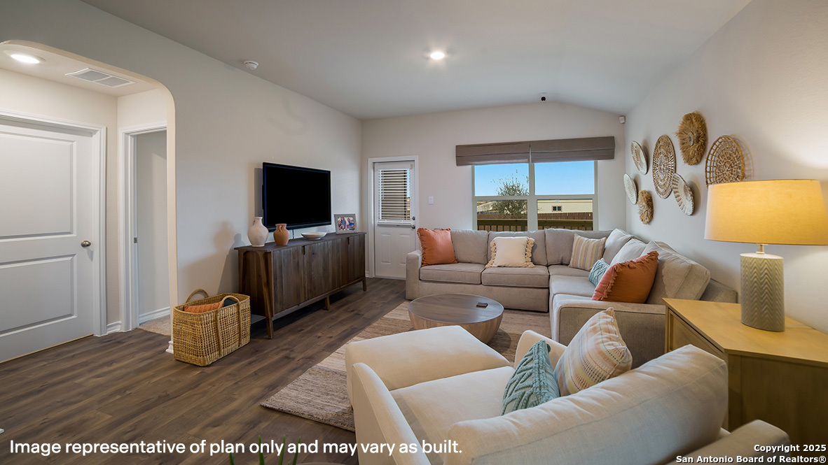 136 Ivy Way Mico TX 78056