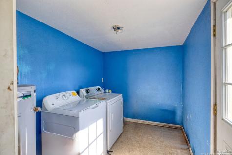 806 S Park Street Uvalde TX 78801