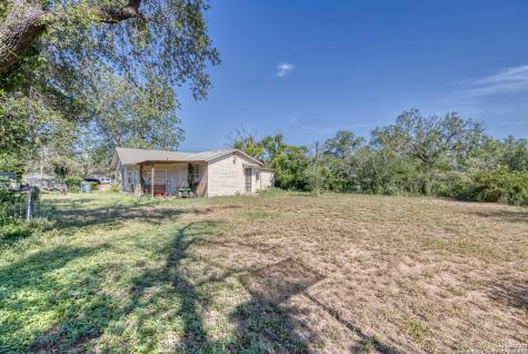 806 S Park Street Uvalde TX 78801