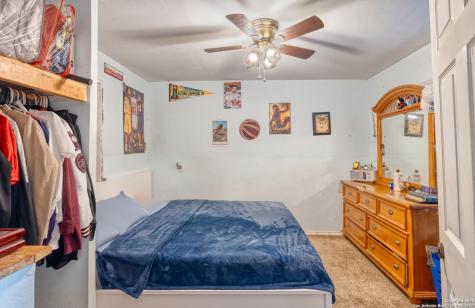 806 S Park Street Uvalde TX 78801