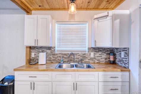 806 S Park Street Uvalde TX 78801